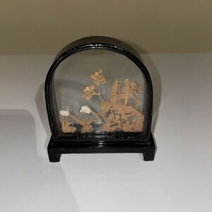 VINTAGE CHINESE ASIAN CARVED CORK ART SCENE SCULPTURE GLASS DIORAMA - ROUND